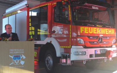 Neue Technik für die Wehr unter kirchlichem Segen übergeben